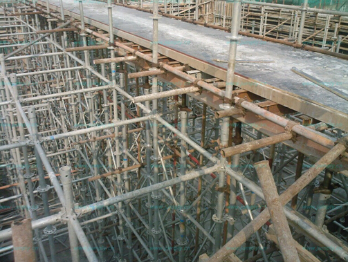 【建筑鋼管腳手架】守得住安quan才是關(guān)鍵的！