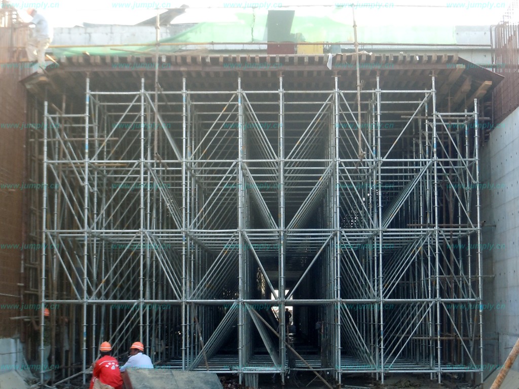 “承插型盤扣式腳手架，搭建好助手，效率有保障”